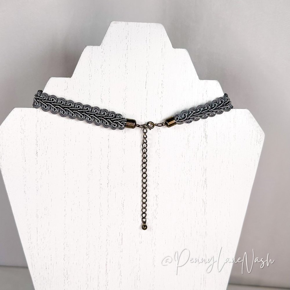 Vintage Gray Choker w/ Blue Heart Charm Necklace - Picture 4 of 6